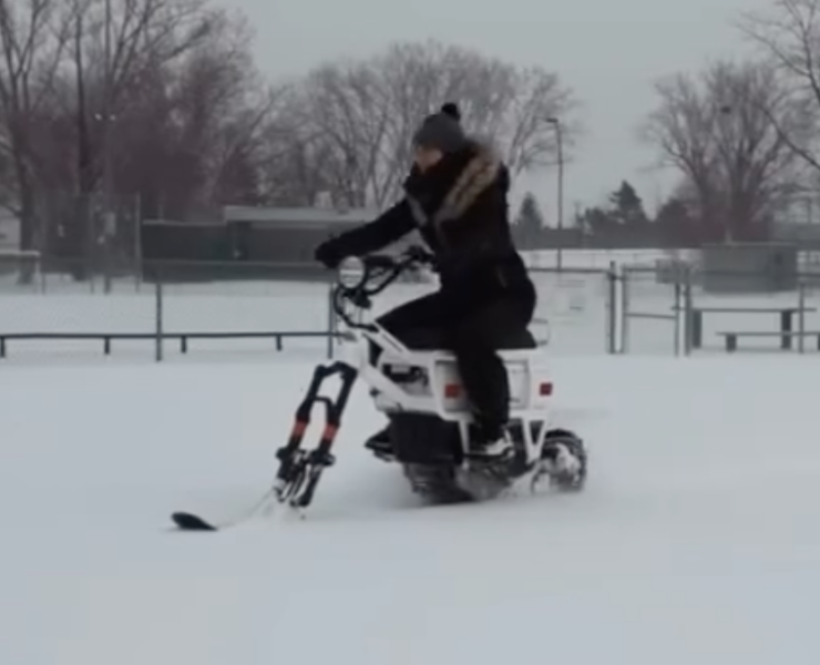 Capture decran le 2026 01 26 a 10.31.52 e1769441551293 Un nouveau scooter des neiges &eacute;lectrique arrive enfin au Qu&eacute;bec