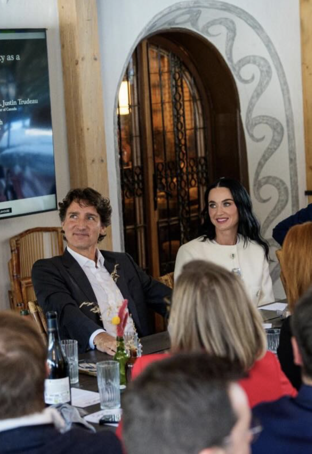 Ces nouvelles photos de Justin Trudeau où Katy Perry vole la vedette 2 Ces nouvelles photos de Justin Trudeau où Katy Perry vole la vedette Capture decran le 2026 01 26 a 17.03.10 Ces nouvelles photos de Justin Trudeau où Katy Perry vole la vedette