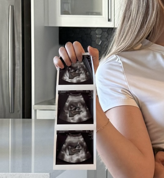 Capture decran le 2026 01 26 a 19.20.49 e1769473678474 Une influenceuse tr&egrave;s populaire au Qu&eacute;bec agrandit sa famille et fait exploser le Web