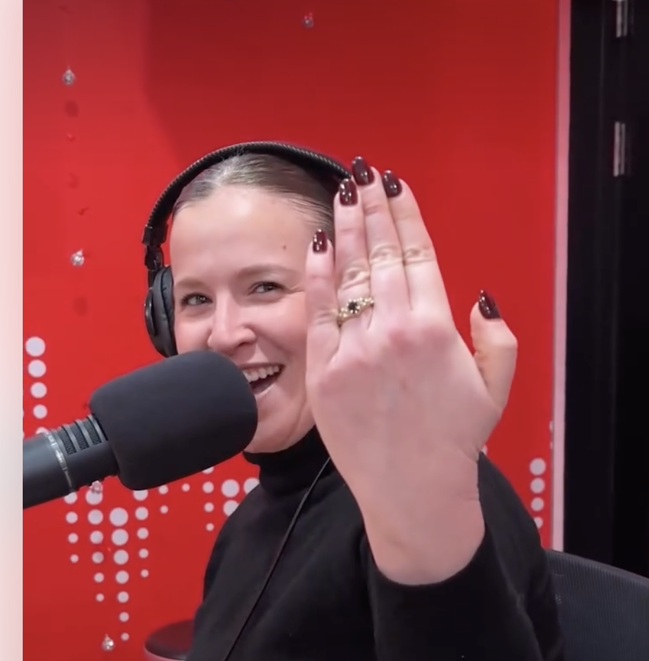 Capture decran le 2026 01 29 a 10.19.40 e1769700186783 Pascale Renaud-H&eacute;bert annonce ses fian&ccedil;ailles en direct &agrave; la radio&hellip; surprise totale!