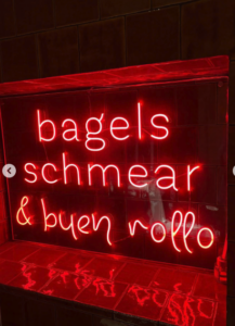 Capture le 2026 01 01 a 05.48.35 Laurence Leboeuf d&eacute;voile un moment intime avec Martin Matte pour le Nouvel An