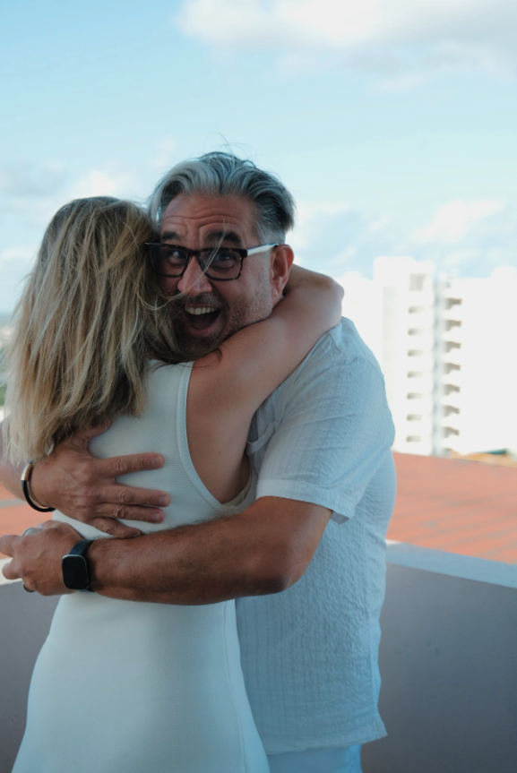 Capture le 2026 01 01 a 22.38.11 Marc Hervieux demande sa nouvelle blonde en mariage et partage les (05) photos de ce moment magique