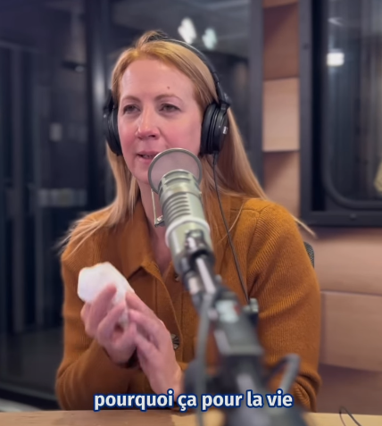 Capture le 2026 01 02 a 03.01.35 L'&eacute;motion &agrave; son comble : M&eacute;lanie Maynard pleure en direct apr&egrave;s une d&eacute;claration surprise de son fils