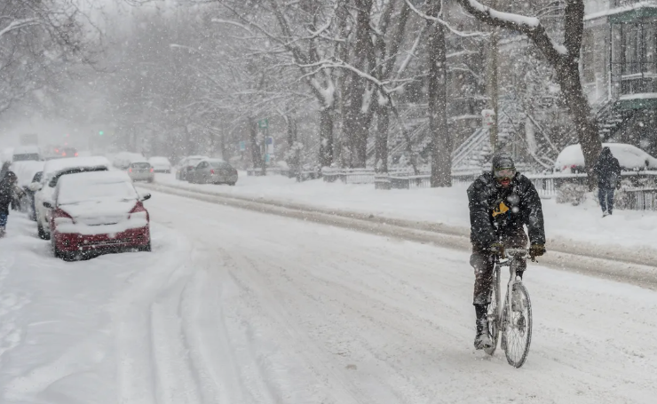 Capture le 2026 01 03 a 00.54.48 Attention! Un hiver 2026 sans pr&eacute;c&eacute;dent arrive &mdash; il s'annonce glacial! D&eacute;couvrez ce que Janvier propose pour y faire face