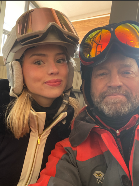 Capture le 2026 01 05 a 07.03.49 L'acteur de Beverly Hills 90210, Jason Priestley, 30 ans plus tard... Vous ne croirez pas son style !