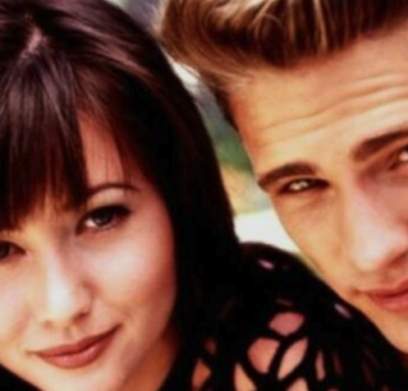 Capture le 2026 01 05 a 07.18.14 L'acteur de Beverly Hills 90210, Jason Priestley, 30 ans plus tard... Vous ne croirez pas son style !