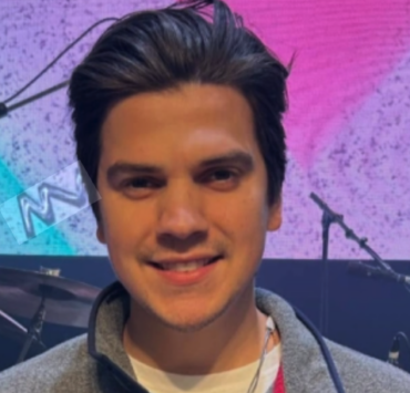 Capture le 2026 01 06 a 00.52.42 Ludovick Bourgeois souffle ses 33 bougies entour&eacute; des siens... et c'est &eacute;mouvant! (04)PHOTOS