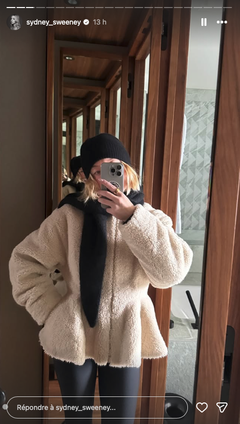 Capture le 2026 01 08 a 00.33.42 Statue audacieuse et sublime : cette c&eacute;l&eacute;brit&eacute; tr&egrave;s connue enflamme les regards en or et sans v&ecirc;tements sur les r&eacute;seaux (+15) photos