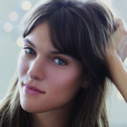 Capture le 2026 01 08 a 17.22.44 Charlotte Cardin au soleil : sa photo en bikini qui &eacute;meut les internautes