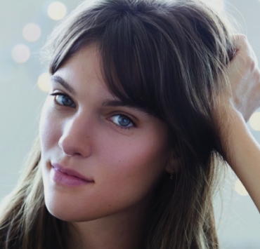 Capture le 2026 01 08 a 17.22.44 Charlotte Cardin au soleil : sa photo en bikini qui &eacute;meut les internautes