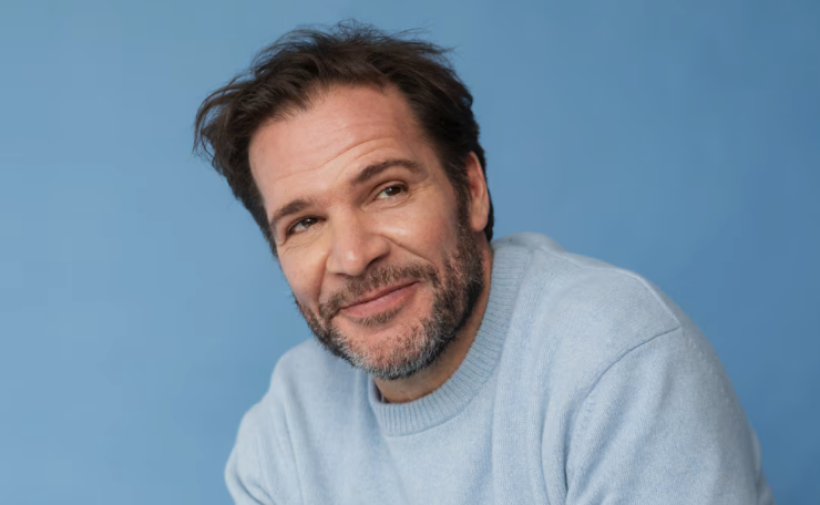 Capture le 2026 01 09 a 01.50.41 Louis-Olivier Mauffette s'affiche en couple sur la plage avec sa nouvelle amoureuse