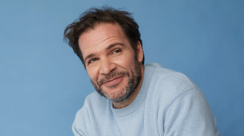 Capture le 2026 01 09 a 01.50.41 &ccedil; s'affiche en couple sur la plage avec sa nouvelle amoureuse