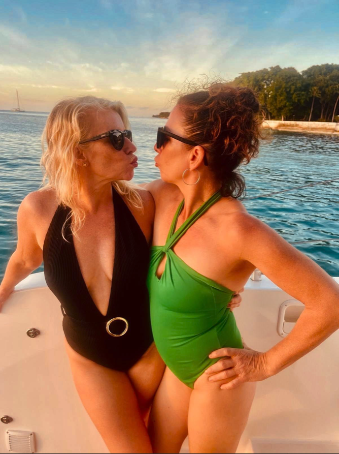 Capture le 2026 01 09 a 17.58.32 Cathy Gauthier en Maillot : Les Photos Qui Ont Fait Vibrer Le C&oelig;ur de Ses Fans