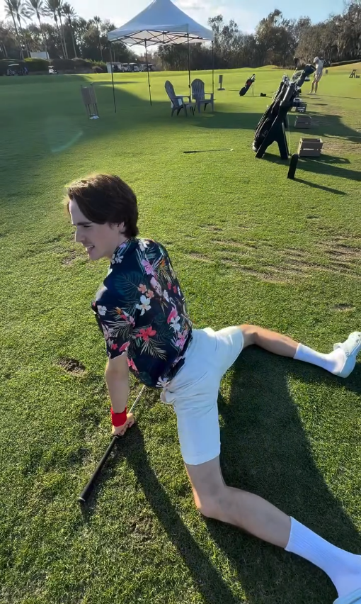 Capture le 2026 01 09 a 23.45.28 Louis Morissette tente de coacher son fils au golf&hellip; et c&rsquo;est un d&eacute;sastre hilarant!