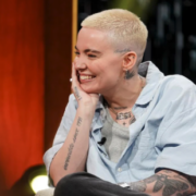 Capture le 2026 01 14 a 22.22.35 &Agrave; 35 ans, Roxane Bruneau lance un d&eacute;fi fou &agrave; ses fans... et tout le monde en parle !