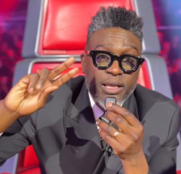 Capture le 2026 01 17 a 01.44.31 e1768632550648 La Voix d&eacute;marre fort : Corneille suit son instinct et surprend tout le monde