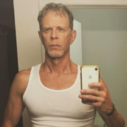 Capture le 2026 01 18 a 04.53.14 Jean-Nicolas Verreault partage de nouvelle photo de sa femme et de leurs 3 filles en maillot de bain et les r&eacute;actions explosent!