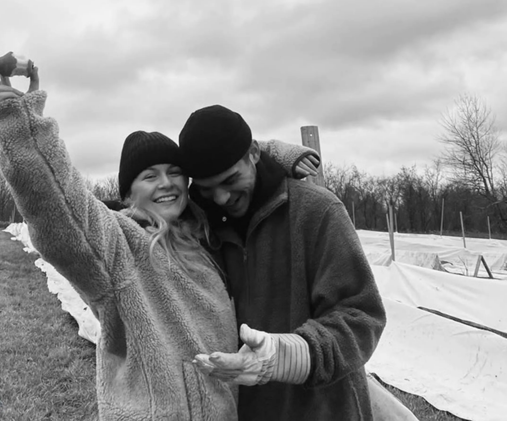 Capture le 2026 01 19 a 05.45.58 Delphine Morissette d&eacute;voile 10 photos de son nouveau fianc&eacute;&hellip; et les fans craquent