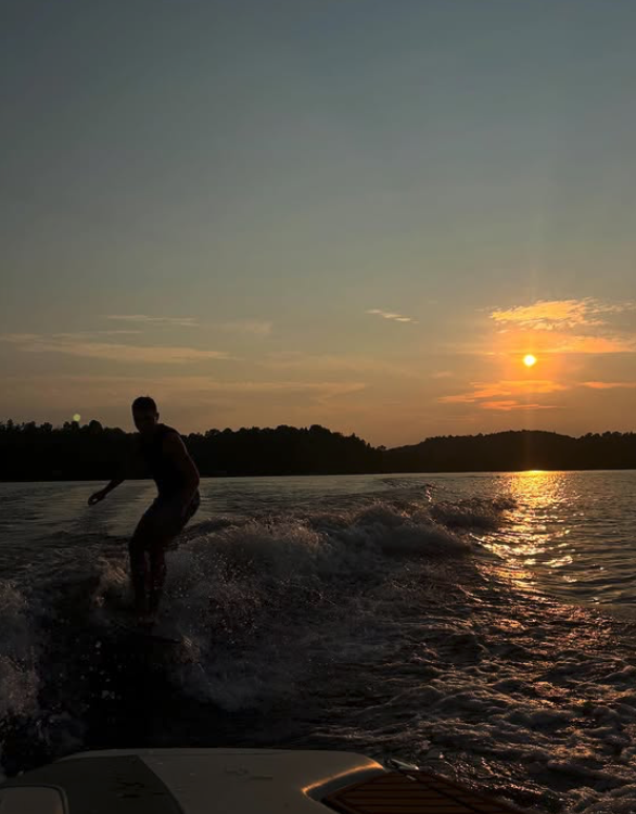 Capture le 2026 01 19 a 05.47.19 Delphine Morissette d&eacute;voile 10 photos de son nouveau fianc&eacute;&hellip; et les fans craquent