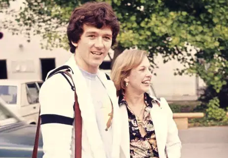 Capture le 2026 01 19 a 06.27.24 e1768823657394 Patrick Duffy: &agrave; 71 ans, est de nouveau en couple apr&egrave;s 40 de mariage