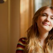 Rosalie sème la panique au gala: Elle débarque avec un lutteur 11 Rosalie sème la panique au gala: Elle débarque avec un lutteur Capture le 2026 01 22 a 02.44.14 Rosalie sème la panique au gala: Elle débarque avec un lutteur