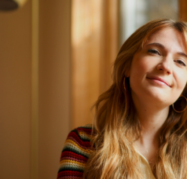 Capture le 2026 01 22 a 02.44.14 Rosalie s&egrave;me la panique au gala: Elle d&eacute;barque avec un lutteur