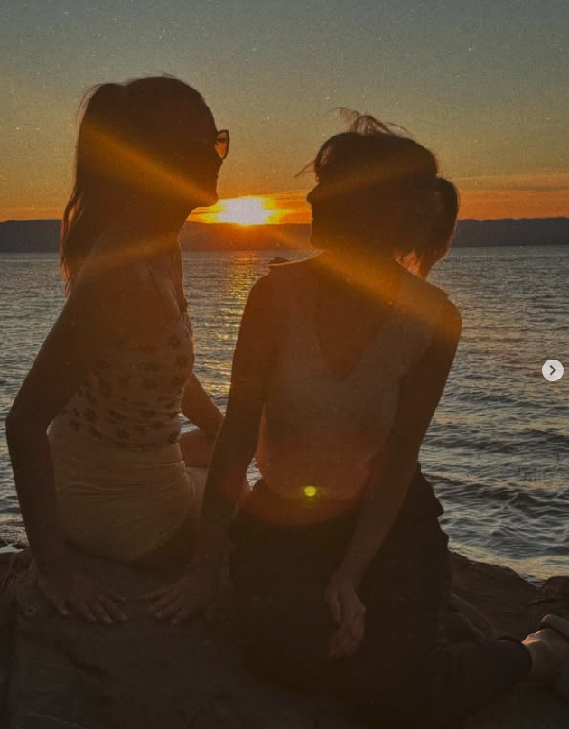 Capture le 2026 01 22 a 06.30.27 Monic N&eacute;ron s&rsquo;affiche en bikini: la premi&egrave;re photo qui frappe