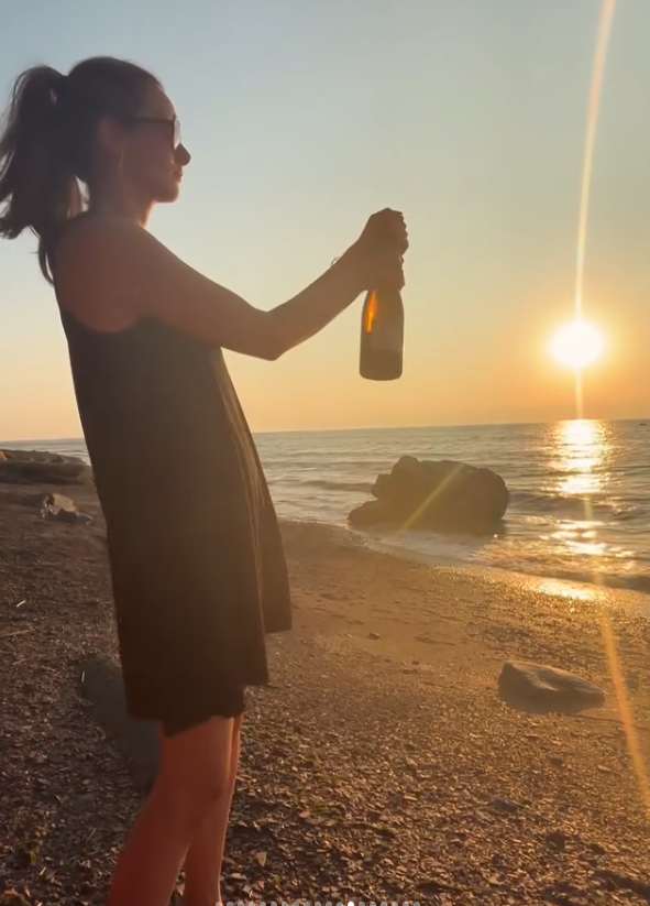 Capture le 2026 01 22 a 06.30.53 Monic N&eacute;ron s&rsquo;affiche en bikini: la premi&egrave;re photo qui frappe