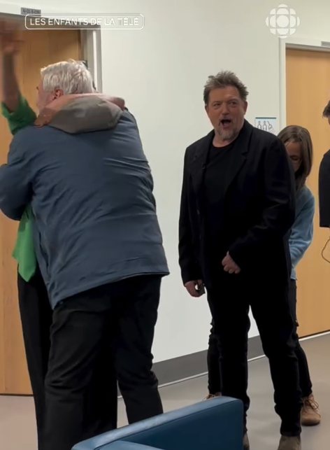 Les comédiens de L’auberge du chien noir se retrouvent et l’émotion est palpable 4 Les comédiens de L’auberge du chien noir se retrouvent et l’émotion est palpable Capture le 2026 01 27 a 04.02.11 Les comédiens de L’auberge du chien noir se retrouvent et l’émotion est palpable