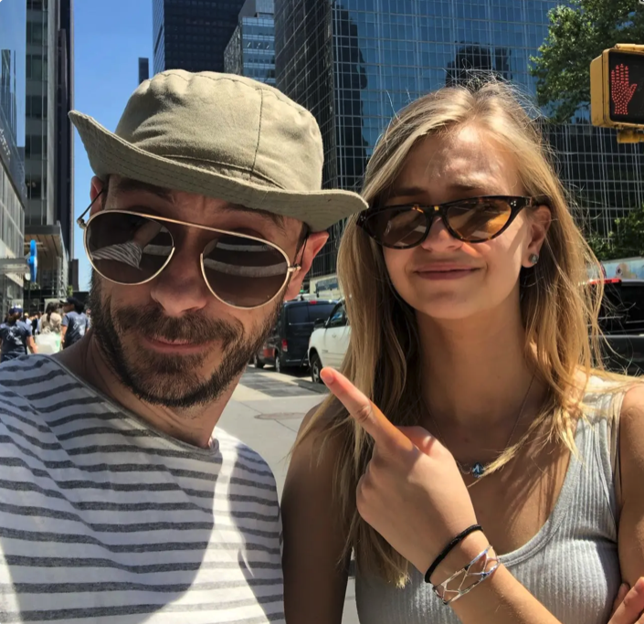 Capture le 2026 01 31 a 05.50.36 Voici qui sont les parents bien connus de Ludivine Reding