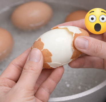 ChatGPT Image 5 janv. 2026 11 39 37 Ajoutez ce tout petit ajout &agrave; vos &oelig;ufs.. et la coquille se d&eacute;tache tout seul !