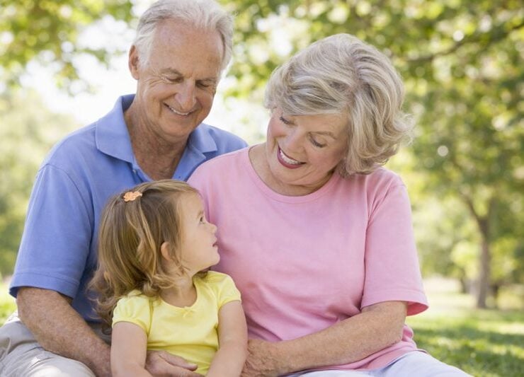 grandpp Bonne nouvelle : &ecirc;tre grand-parent aurait des effets positifs sur la sant&eacute;