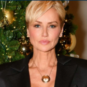 Adriana Karembeu, 52 ans, prise en flag : "Elle était en train de...", malaise face à Frédéric Lopez 4 Adriana Karembeu, 52 ans, prise en flag : "Elle était en train de...", malaise face à Frédéric Lopez Capture decran 2026 02 13 120616 Adriana Karembeu, 52 ans, prise en flag : "Elle était en train de...", malaise face à Frédéric Lopez