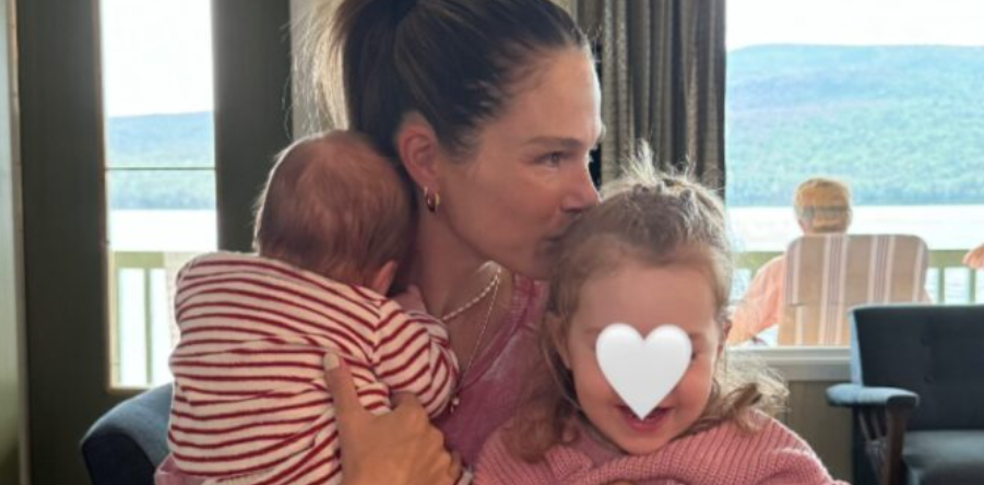 Maripier Morin partage son voyage en famille et ses enfants ont tellement grandi 1 Maripier Morin partage son voyage en famille et ses enfants ont tellement grandi Capture decran 2026 02 17 103816 Maripier Morin partage son voyage en famille et ses enfants ont tellement grandi