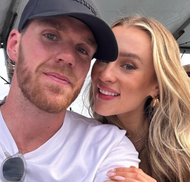 À Milan, Lauren Kyle éclipse tout le monde avec un look à plus de 10 000 $ 2 À Milan, Lauren Kyle éclipse tout le monde avec un look à plus de 10 000 $ Capture decran 2026 02 19 173210 1 À Milan, Lauren Kyle éclipse tout le monde avec un look à plus de 10 000 $