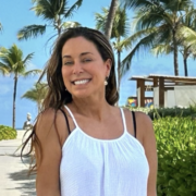 Capture decran le 2026 02 16 a 09.21.17 e1771251717384 Anick Dumontet officialise son couple avec de rares photos