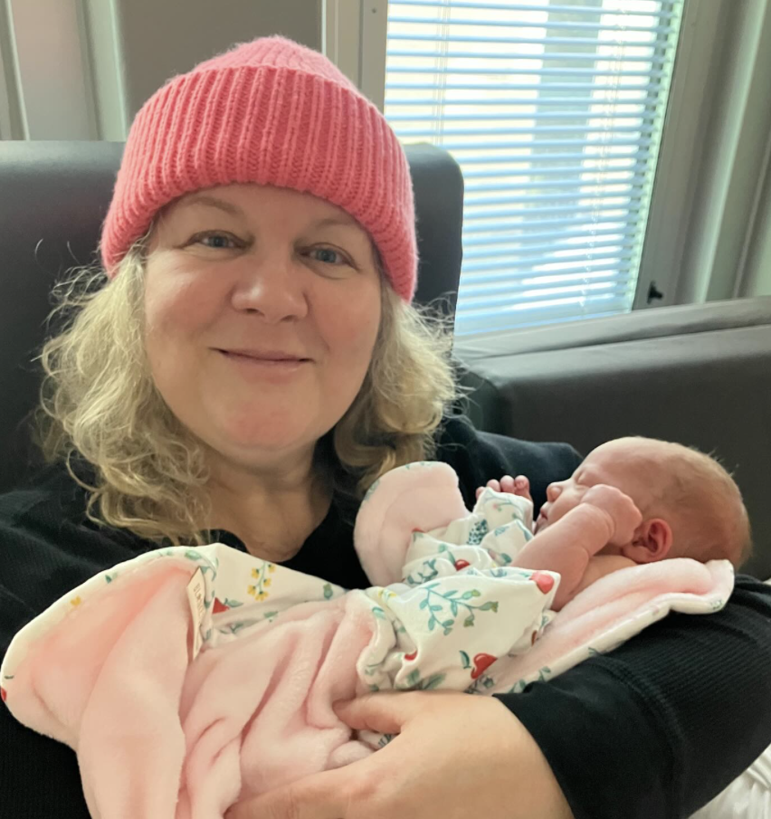 Capture decran le 2026 02 20 a 11.47.08 e1771606161997 Guylaine Guay rayonne : elle devient grand-maman pour une 4e fois