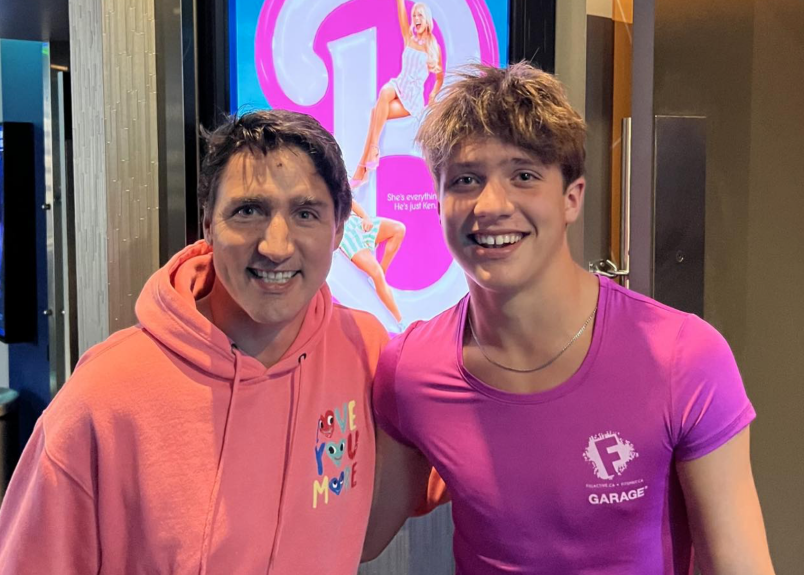 Capture decran le 2026 02 24 a 08.59.47 e1771941642530 Transformation spectaculaire : le fils de Justin Trudeau d&eacute;voile ses photos de mannequin