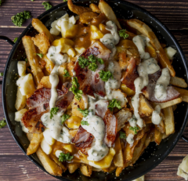 Capture le 2026 02 02 a 04.49.40 Pourquoi Tout le Monde Parle de cette nouvelle Poutine qui de vient tr&egrave;s virale ? D&eacute;couvrez la Steak Boursin !