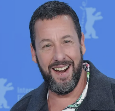 Capture le 2026 02 09 a 12.19.04 La casquette d&rsquo;Adam Sandler au Super Bowl fait sursauter les internautes