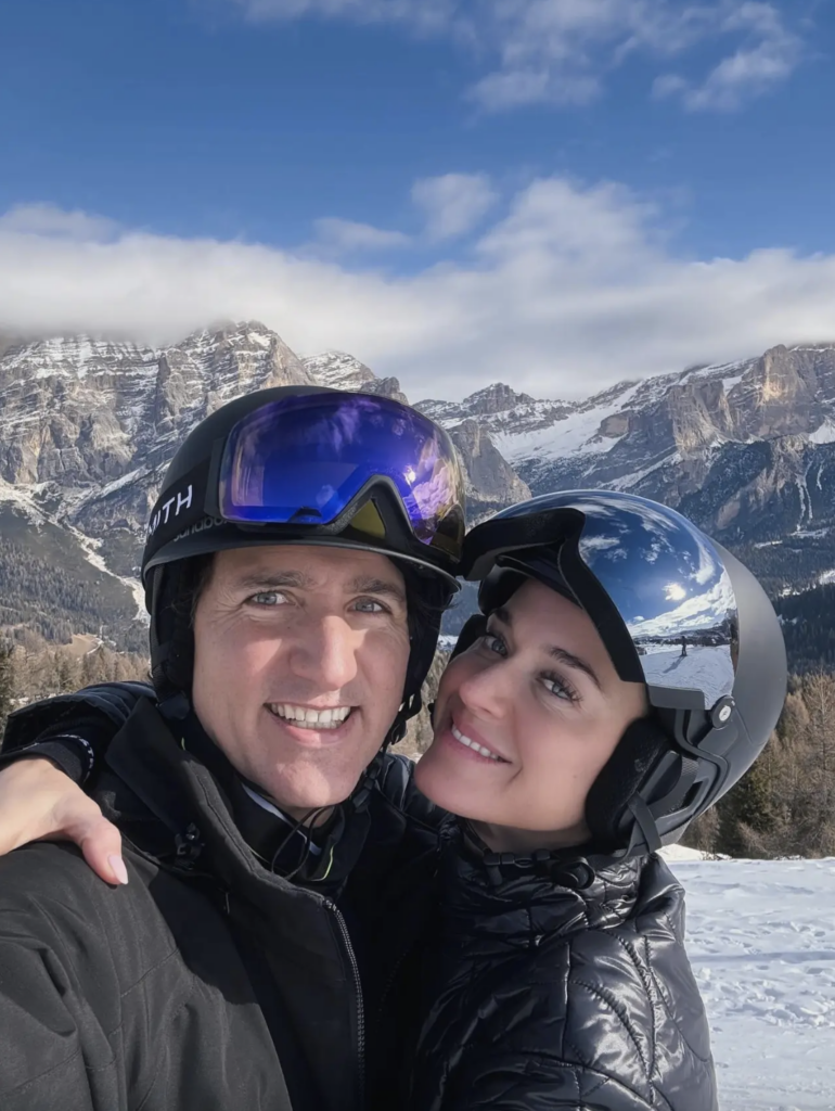Capture le 2026 02 14 a 23.56.49 1 Katy Perry partage de nouvelles photos avec Justin Trudeau et les internautes ont tous remarqu&eacute; la m&ecirc;me chose