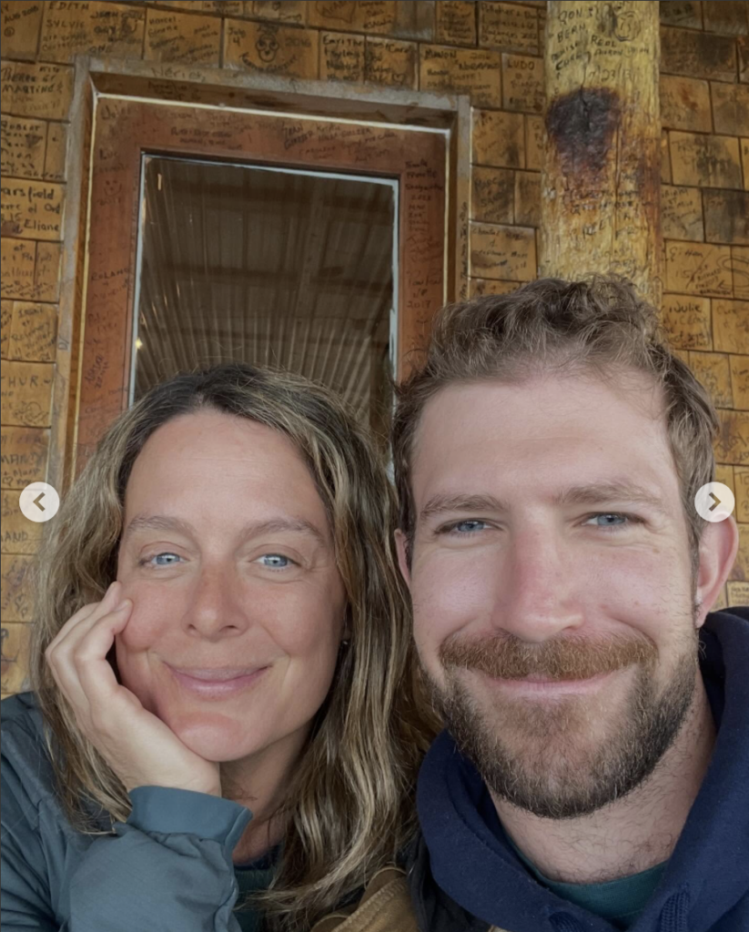 Capture le 2026 02 15 a 01.04.18 Julie Le Breton partage un rare moment avec son amoureux en photo