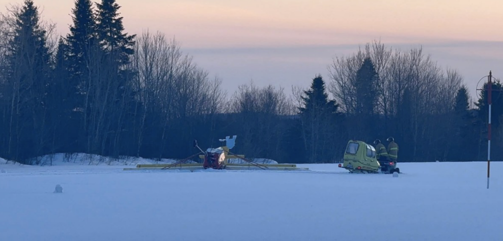 Capture le 2026 02 16 a 08.26.13 Un avion se renverse &agrave; l&rsquo;atterrissage dans une ville au Qu&eacute;bec les autorit&eacute;s sur place confirme