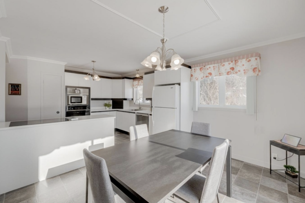 Capture le 2026 02 18 a 01.31.20 Lynda Lemay &eacute;mue : la maison de son enfance sur le march&eacute; en vente pour 350 000 $