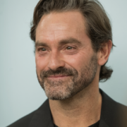 Capture le 2026 02 19 a 09.41.33 Guillaume Lemay-Thivierge submerg&eacute; par l'&eacute;motion en &eacute;voquant Claude Jutra