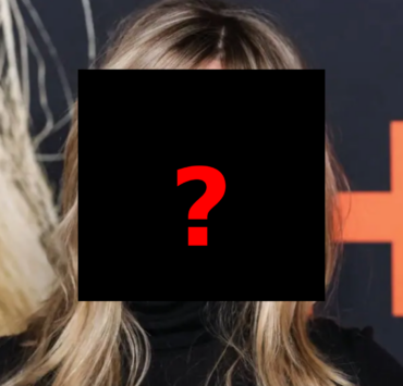 visage noir point interrogation Une ancienne vedette du cin&eacute;ma r&eacute;appara&icirc;t m&eacute;connaissable et relance le d&eacute;bat sur son l&rsquo;apparence &agrave; Hollywood