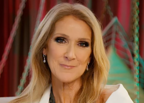 Capture decran 2026 03 01 122523 Une pr&eacute;sence inattendue vole la vedette &agrave; C&eacute;line Dion sur sa derni&egrave;re photo !