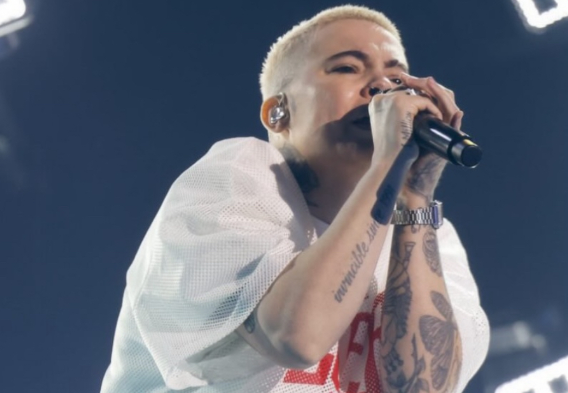 Capture decran 2026 03 05 135430 Moment inattendu au spectacle de Roxane Bruneau : la chanteuse doit arr&ecirc;ter la performance