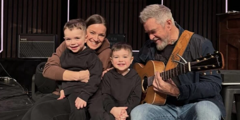 Capture decran 2026 03 10 095104 Sylvain Cossette partage une rare photo de famille et les internautes craquent