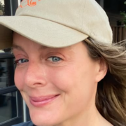 Capture decran 2026 03 12 101504 Julie Le Breton partage des images rares sur le plateau de la saison 2 et plusieurs fans disent ceci